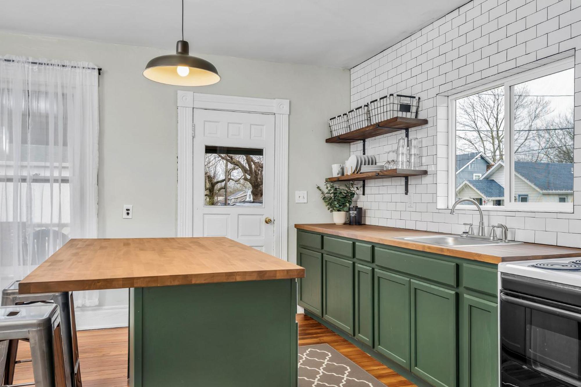 Enchanting Bungalow - 2Br Historic Hidden Gem Xenia Exterior photo